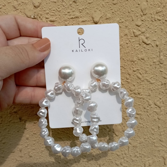 Pearlcore Statement Earrings - Picture 7 of 16